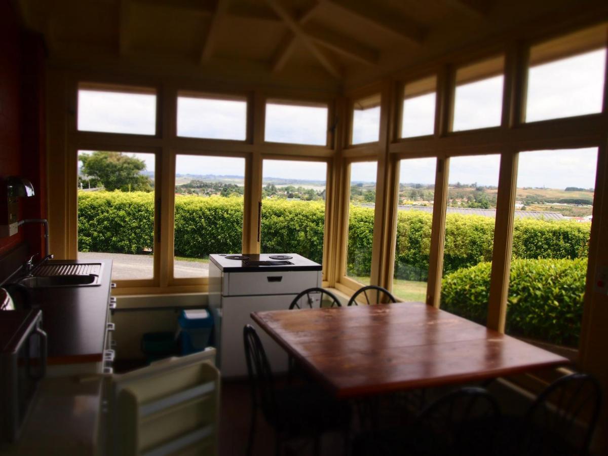 Отель Manor Views Nz Хантли Экстерьер фото